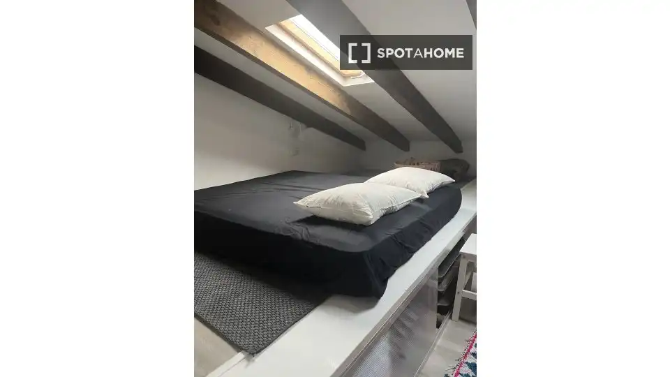Habitación de Piso de alquiler en Valencia con Aire acondicionado, Calefacción y Amueblado