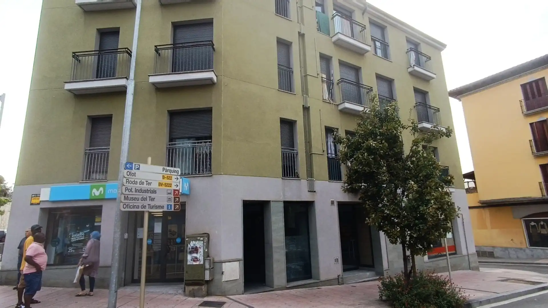 Exterior view of Flat for sale in Manlleu  with Heating