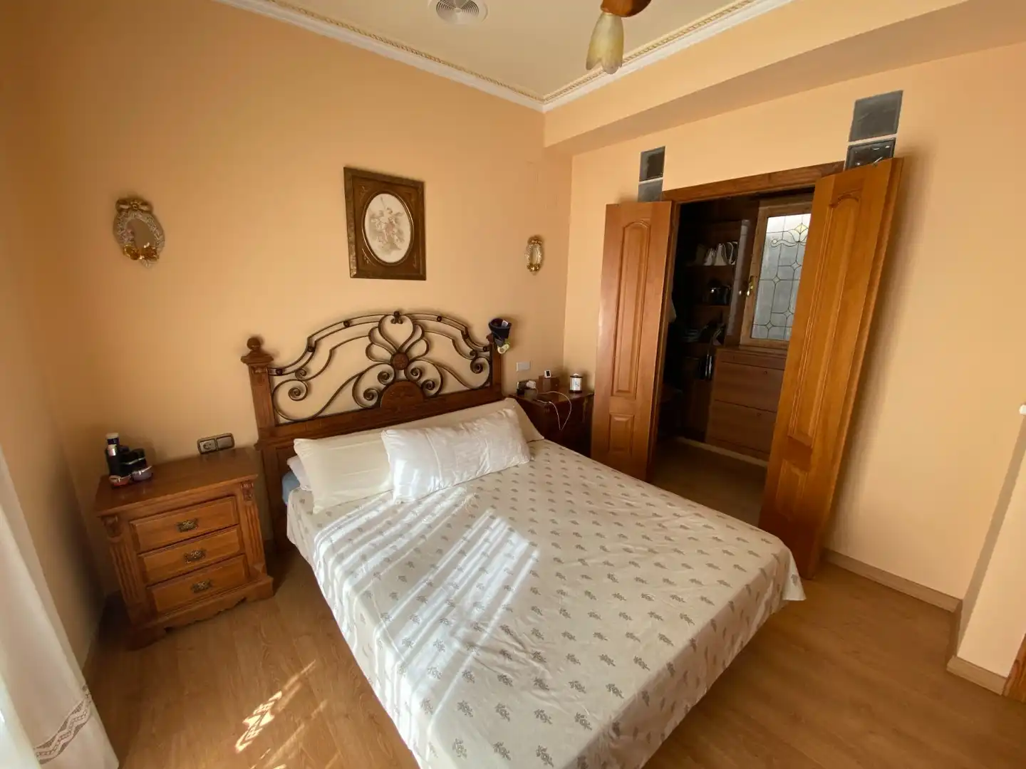 Schlafzimmer von Haus oder Chalet zum Verkauf in Sax mit Klimaanlage, Terrasse und Schwimmbad