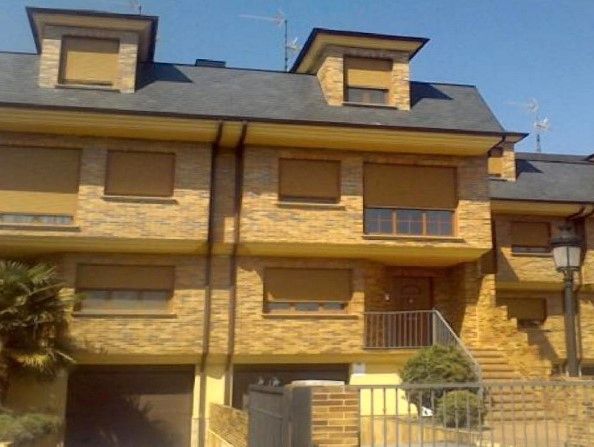 Vista exterior de Piso en venta en Ponferrada