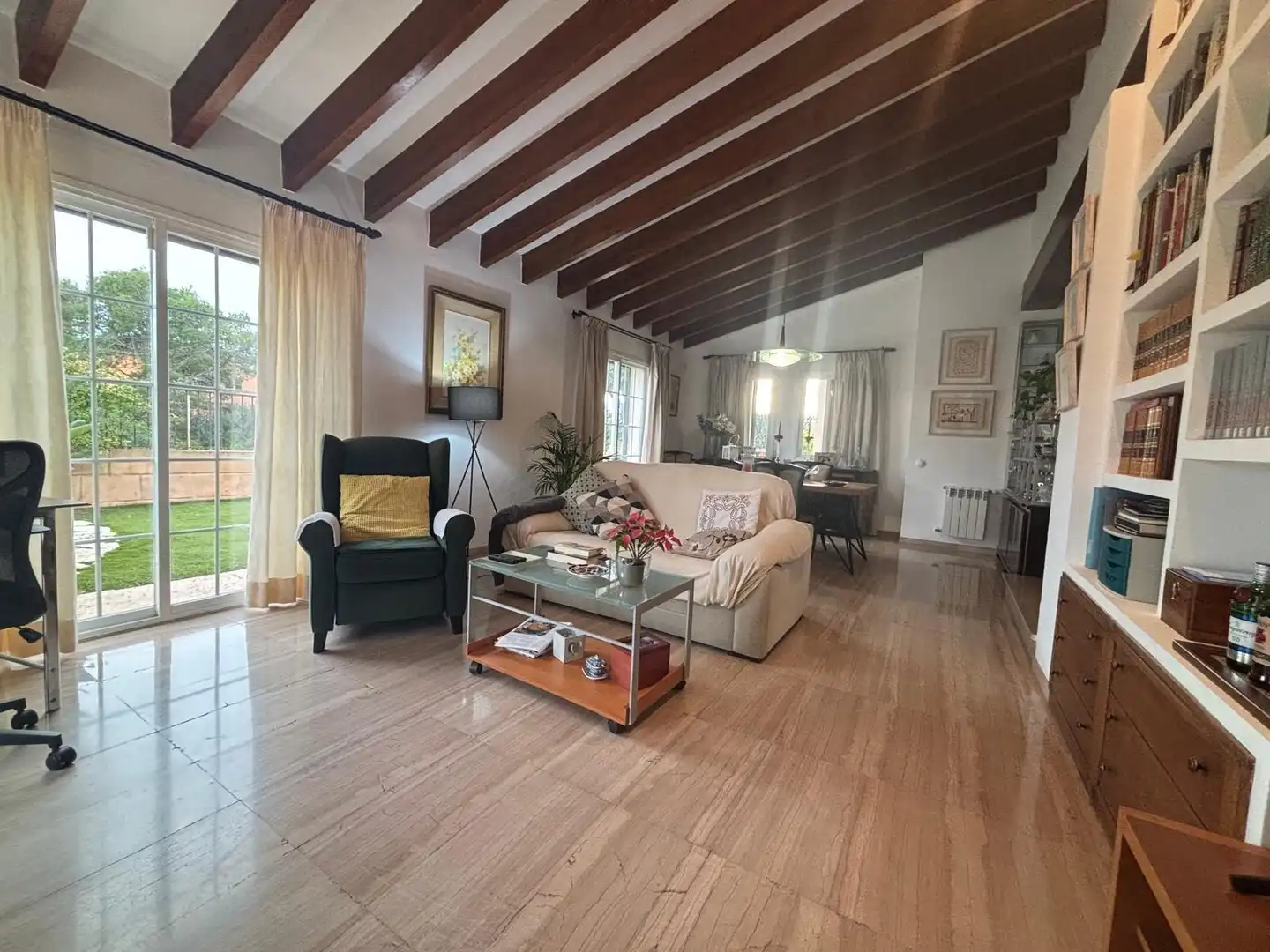 Sala d'estar de Casa o xalet en venda en Marratxí amb Aire condicionat, Calefacció i Jardí privat
