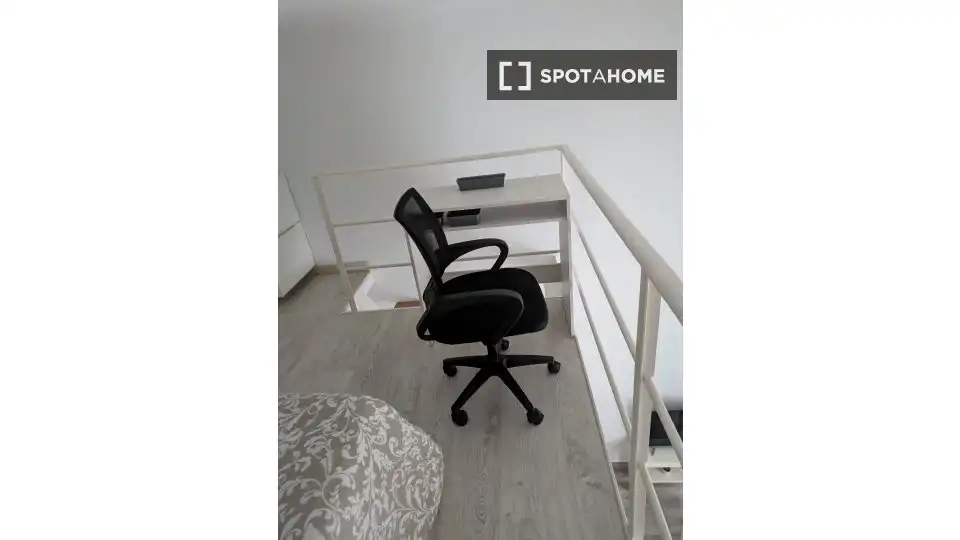 Habitación de Piso de alquiler en Madrid con Aire acondicionado, Calefacción y Amueblado