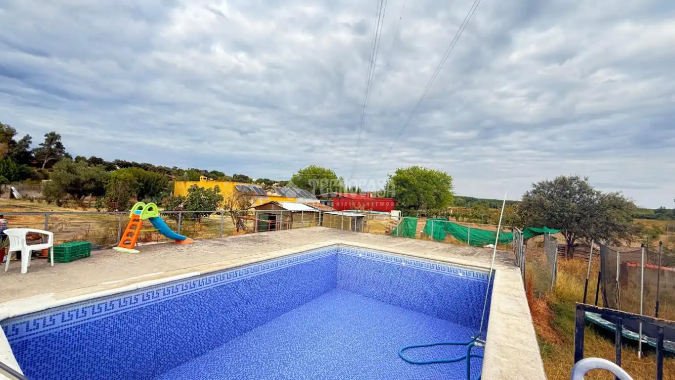 Piscina de Finca rústica en venta en Talavera de la Reina con Calefacción y Terraza