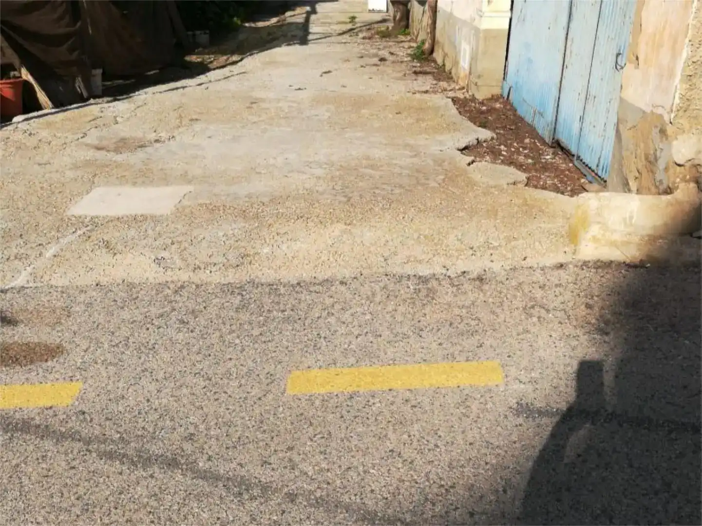 Außenansicht von Fabrikhallen zur Miete in Torrox
