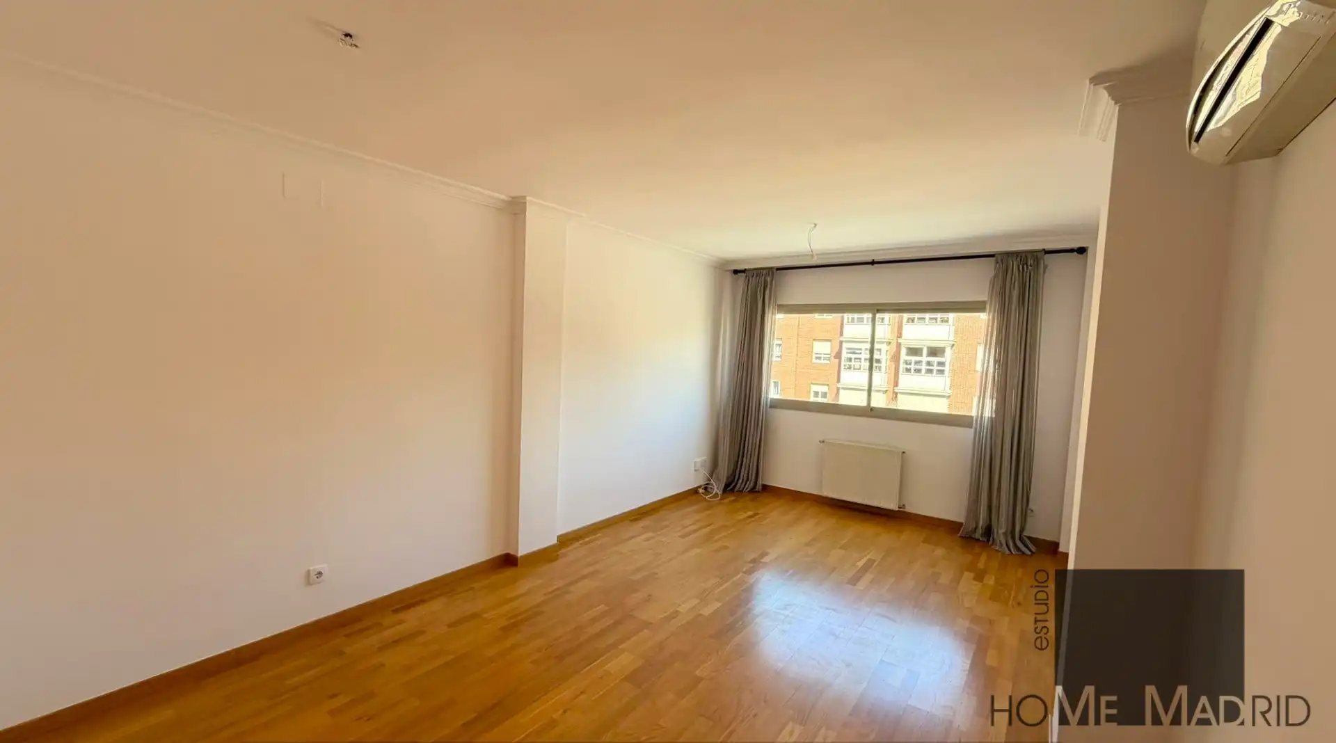 Schlafzimmer von Wohnung zur Miete in Fuencarral - El Pardo