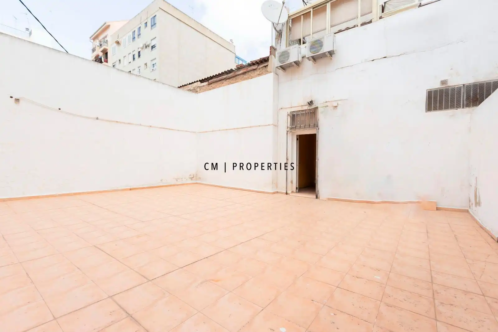 Terraza de Local en venta en Valencia con Terraza