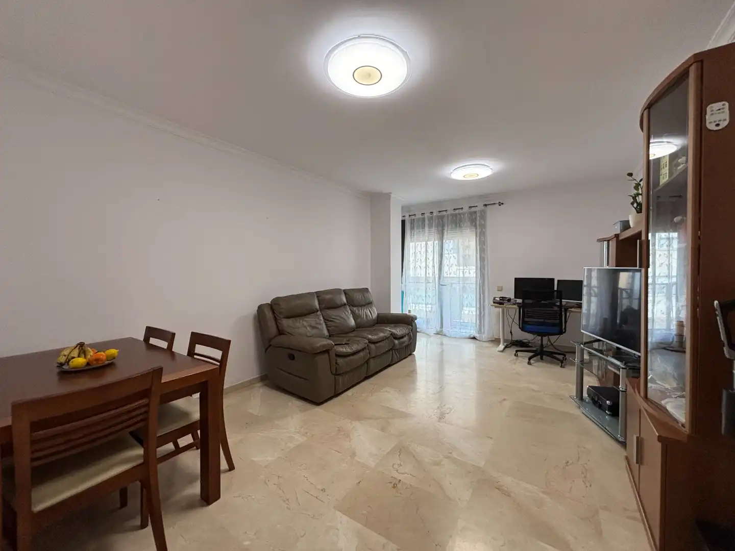Sala de estar de Piso en venta en Las Palmas de Gran Canaria con Terraza y Piscina comunitaria