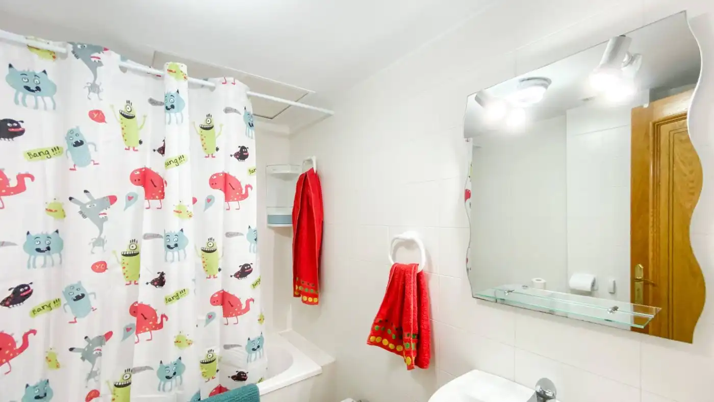 Bathroom of Flat for rent in Málaga  with Air Conditioner, Heating and Parquet flooring