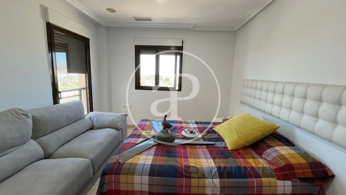Habitación de Piso de alquiler en Elche / Elx con Aire acondicionado, Calefacción y Jardín privado