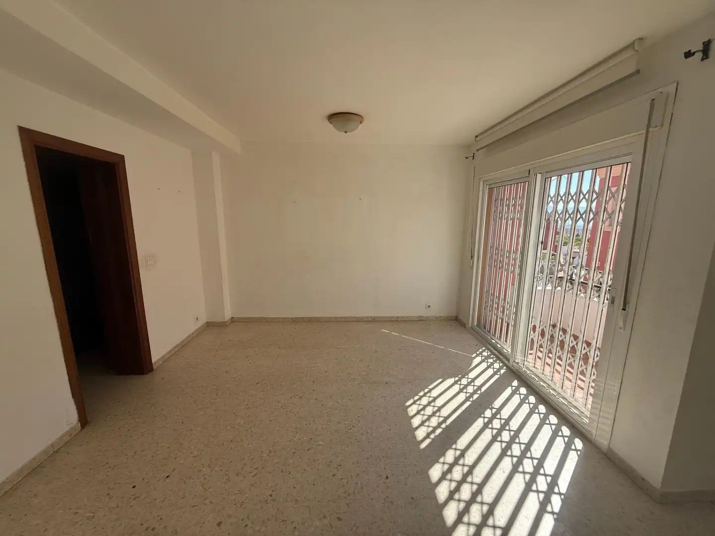 Habitación de Casa adosada en venta en Algeciras con Jardín privado y Piscina comunitaria