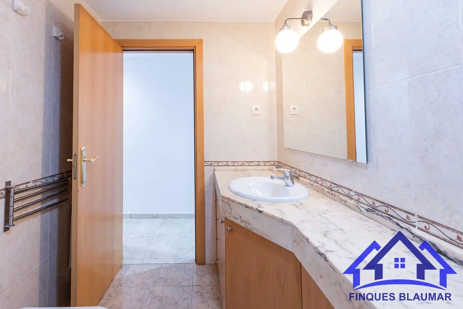 Badezimmer von Wohnung zum Verkauf in Arenys de Mar mit Heizung und Terrasse