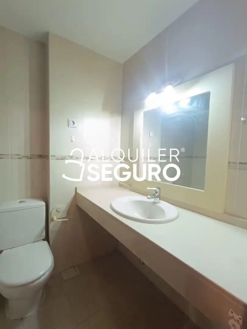 Bathroom of Flat for rent in Pinto  with Heating, Terrace and Furnished