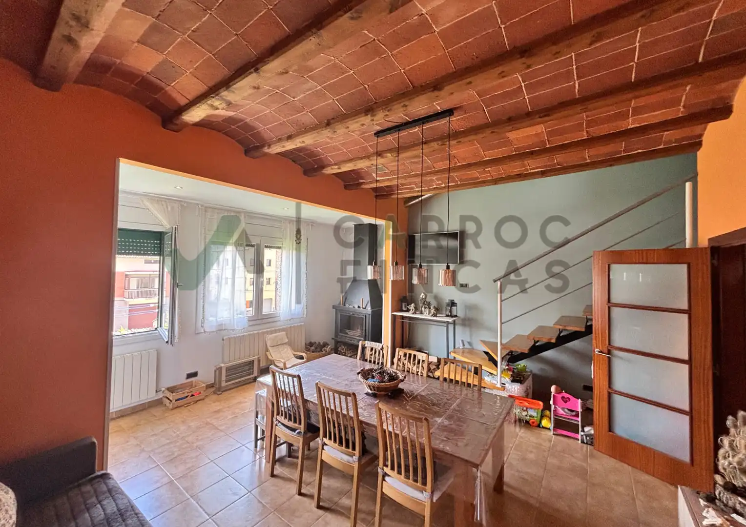 Comedor de Piso en venta en Sant Joan de les Abadesses con Calefacción, Amueblado y Horno