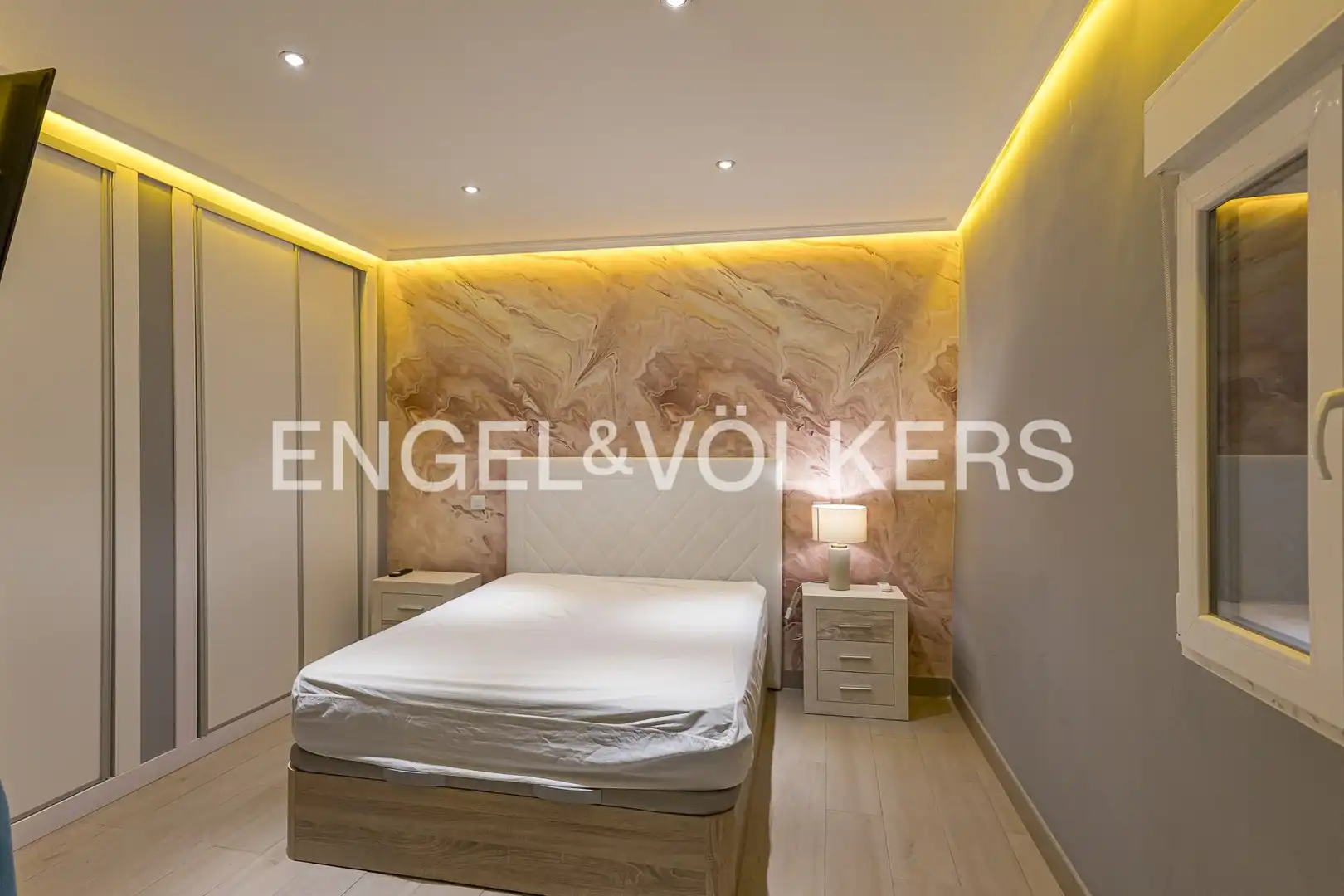 Bedroom of Flat for sale in Madrid  with Air Conditioner, Heating and Parquet flooring