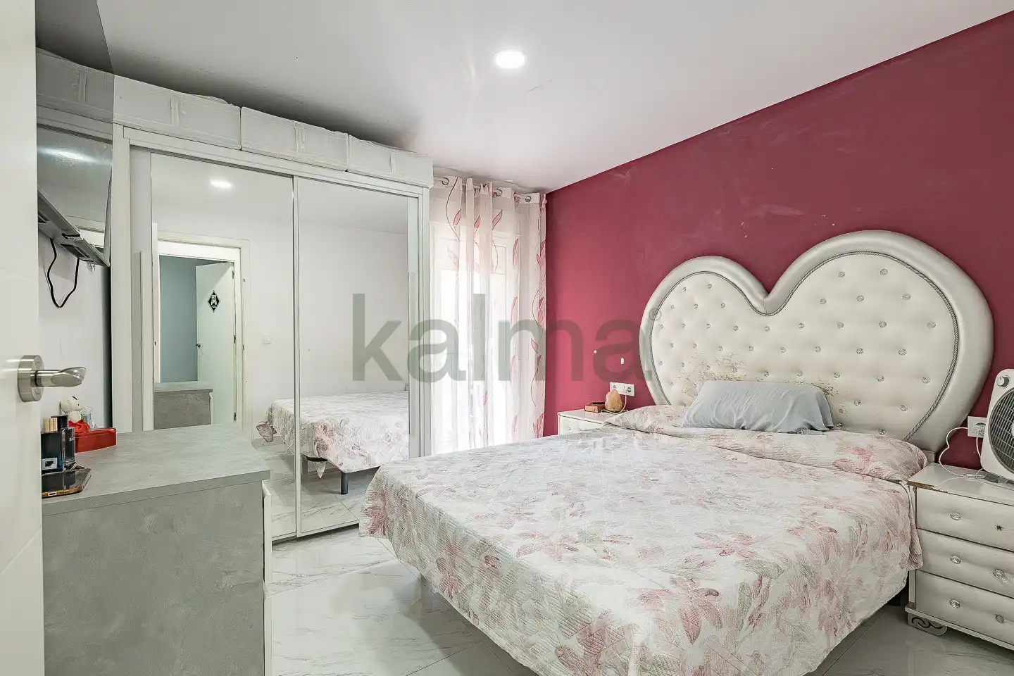 Habitación de Piso en venta en Santa Coloma de Gramenet con Aire acondicionado, Calefacción y Amueblado