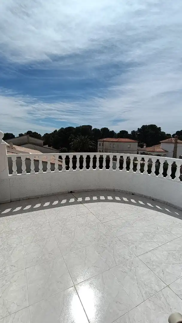 Terrassa de Casa o xalet en venda en Mont-roig del Camp amb Aire condicionat, Calefacció i Jardí privat