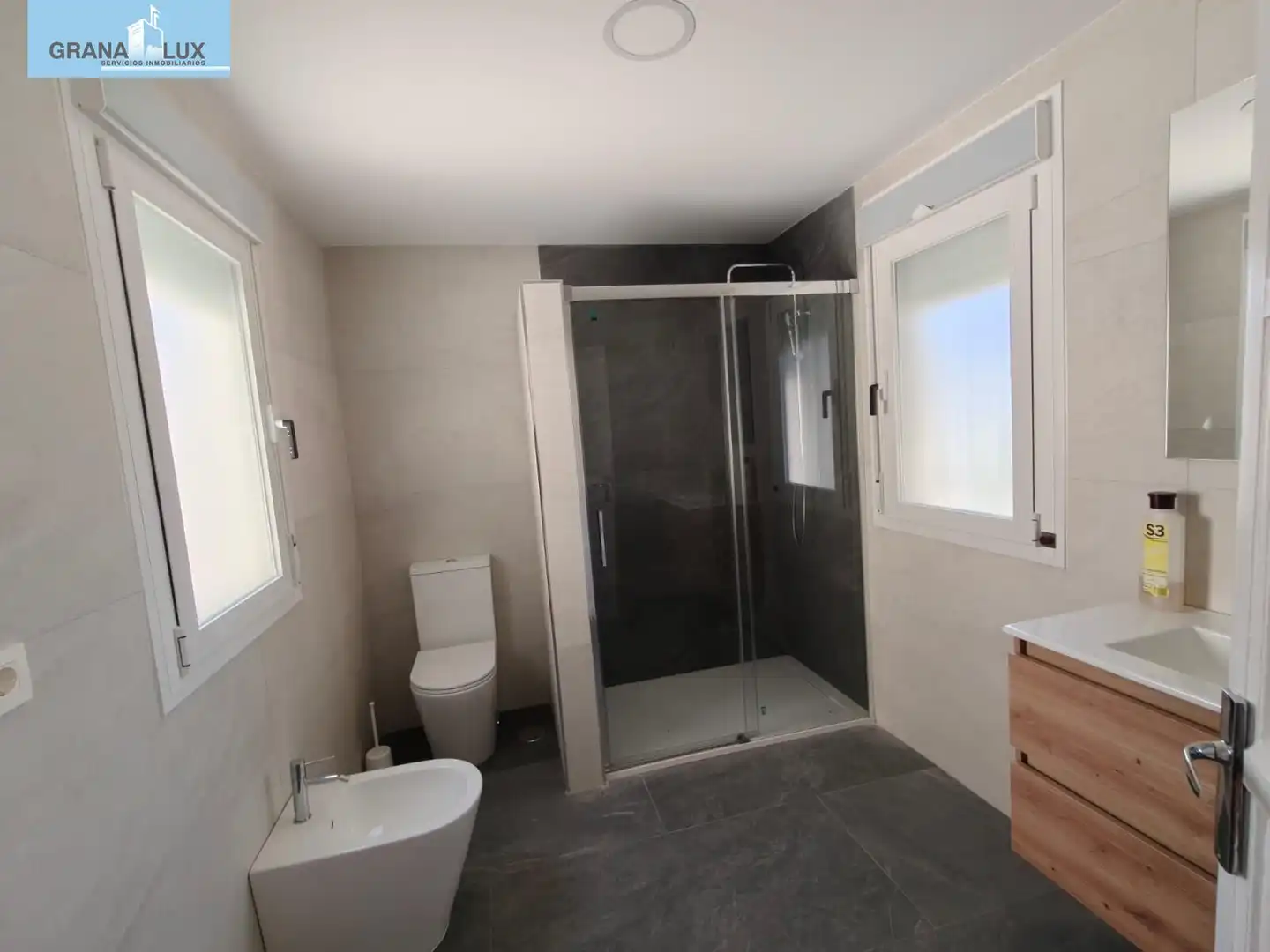 Bathroom of Flat for rent in Genil