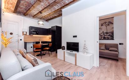 Living room of Flat for sale in  Barcelona Capital  with Air Conditioner, Furnished and Oven