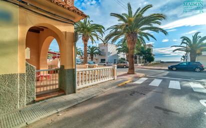 Vista exterior de Casa adosada en venda en Moncofa amb Jardí privat, Terrassa i Traster