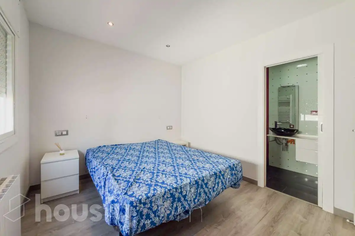 Bedroom of Flat for sale in Premià de Mar  with Air Conditioner, Heating and Storage room