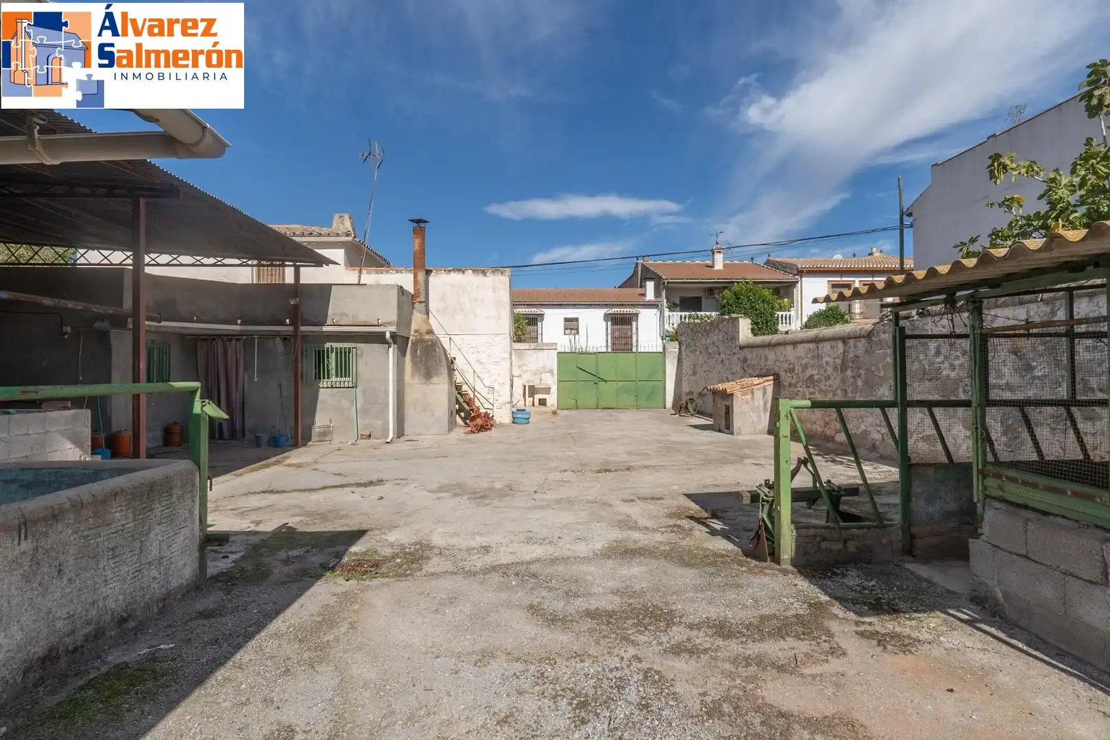 Vista exterior de Casa o xalet en venda en Albolote amb Terrassa i Balcó