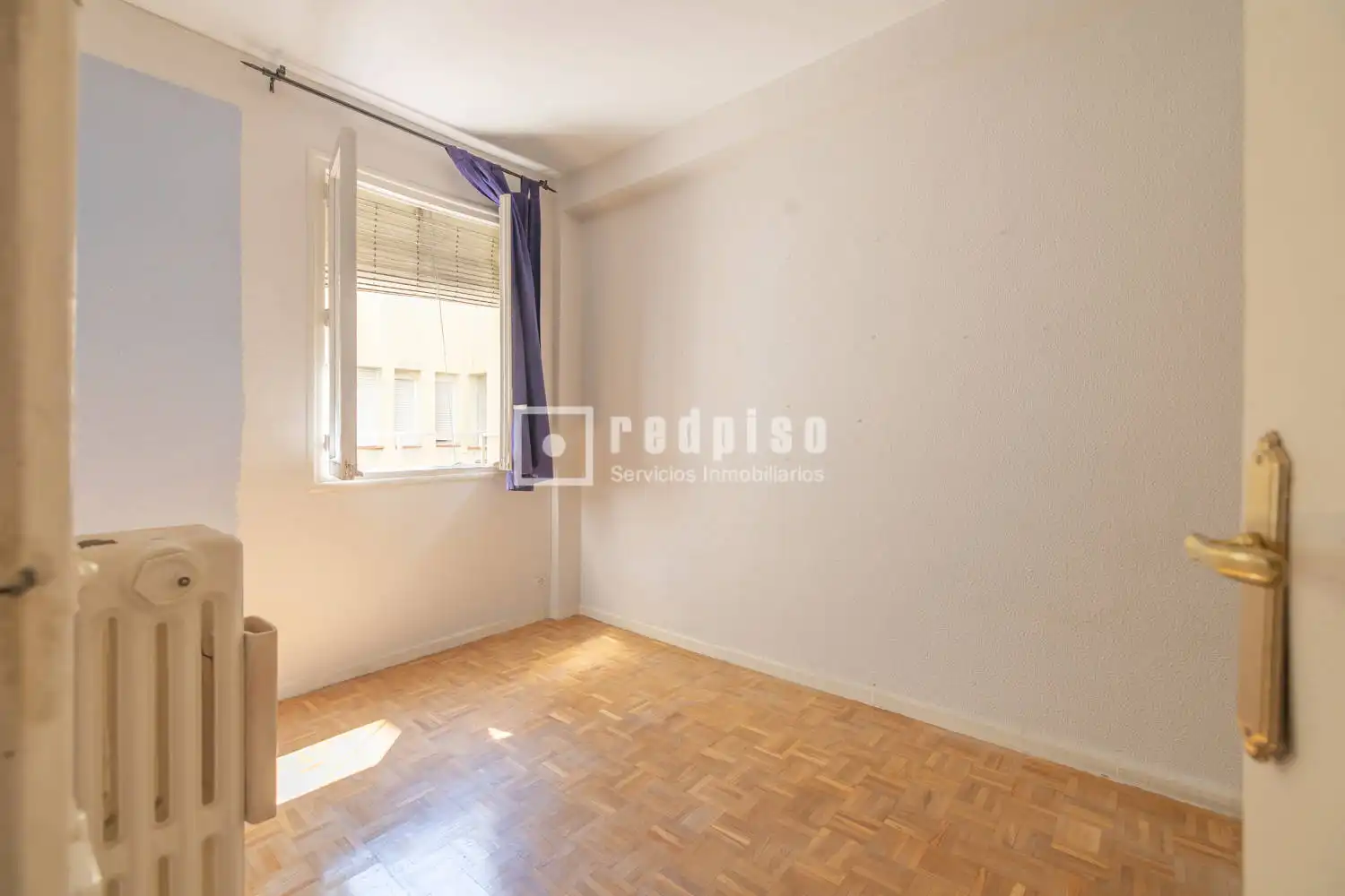 Schlafzimmer von Wohnung zum Verkauf in Madrid mit Klimaanlage, Heizung und Terrasse