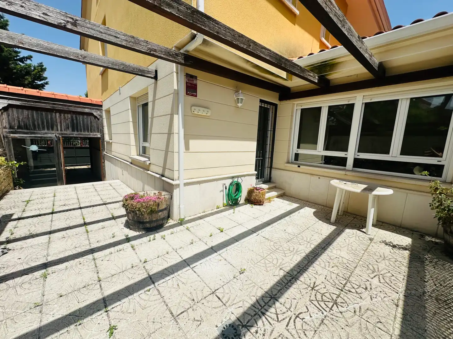 Vista exterior de Casa o xalet en venda en Fuensaldaña amb Calefacció