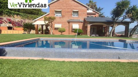Espectacular casa con piscina