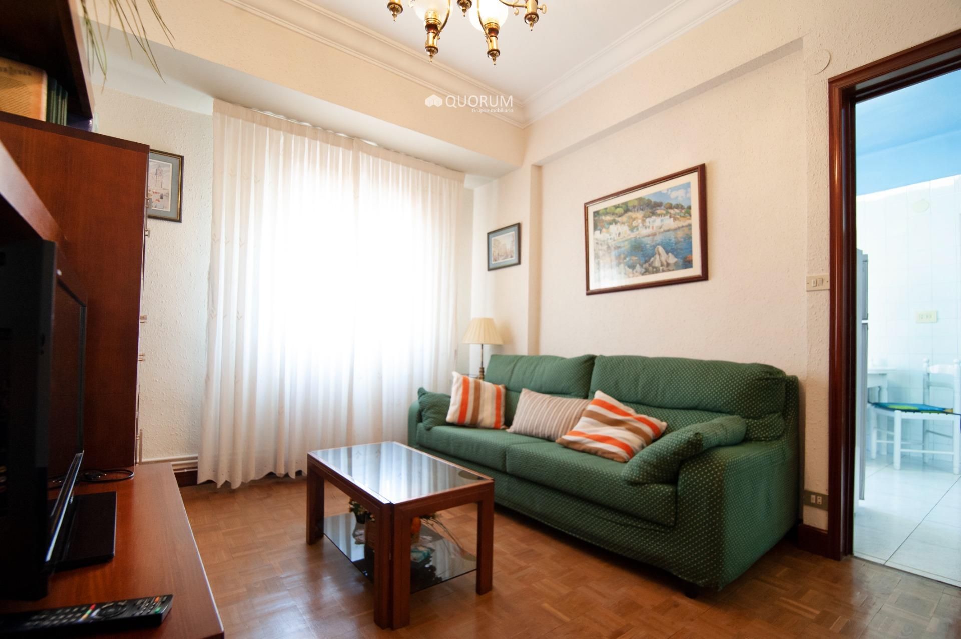 Living room of Flat for sale in Bilbao   with Heating and Parquet flooring
