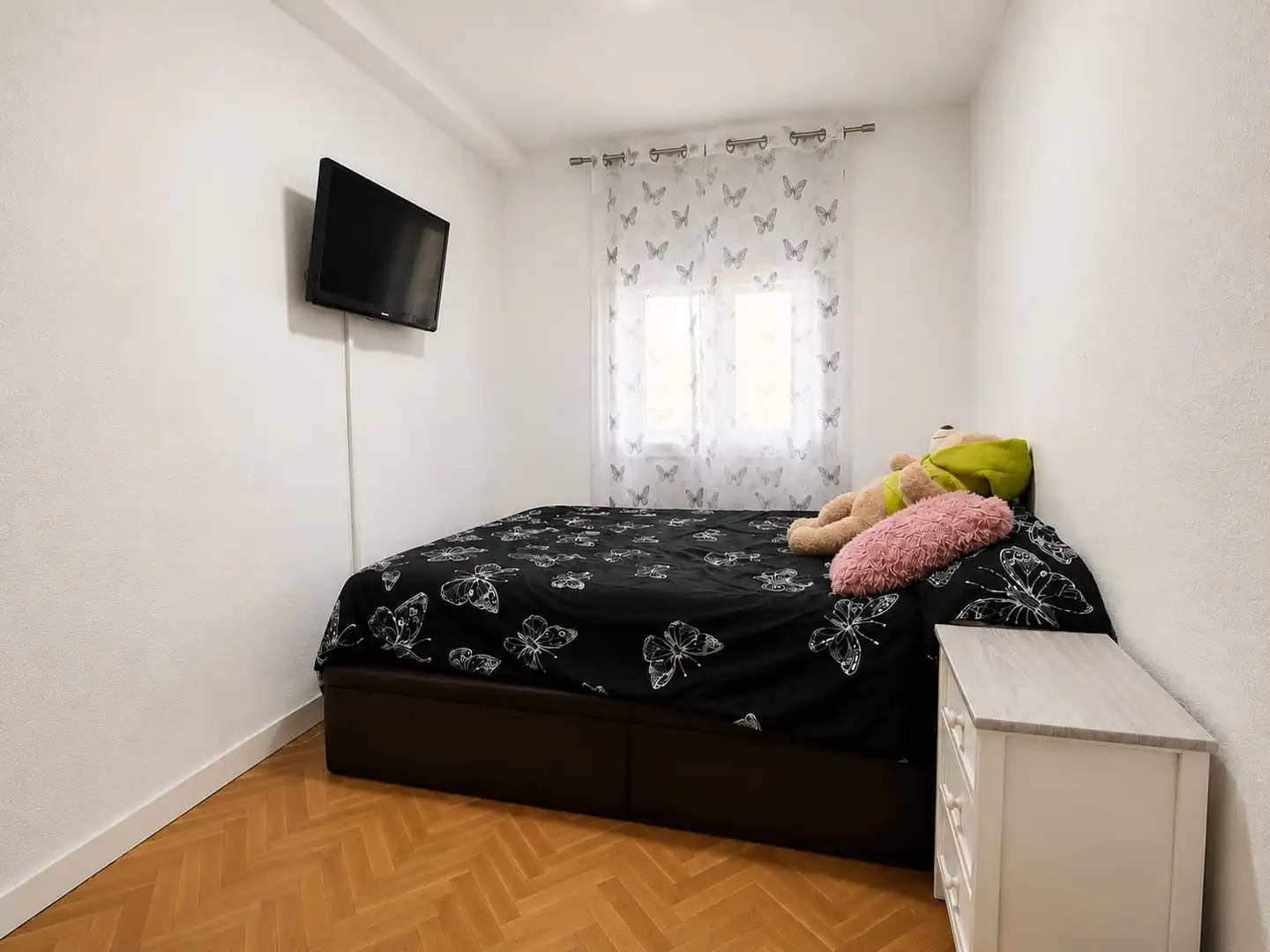 Flat for sale in Reyes
