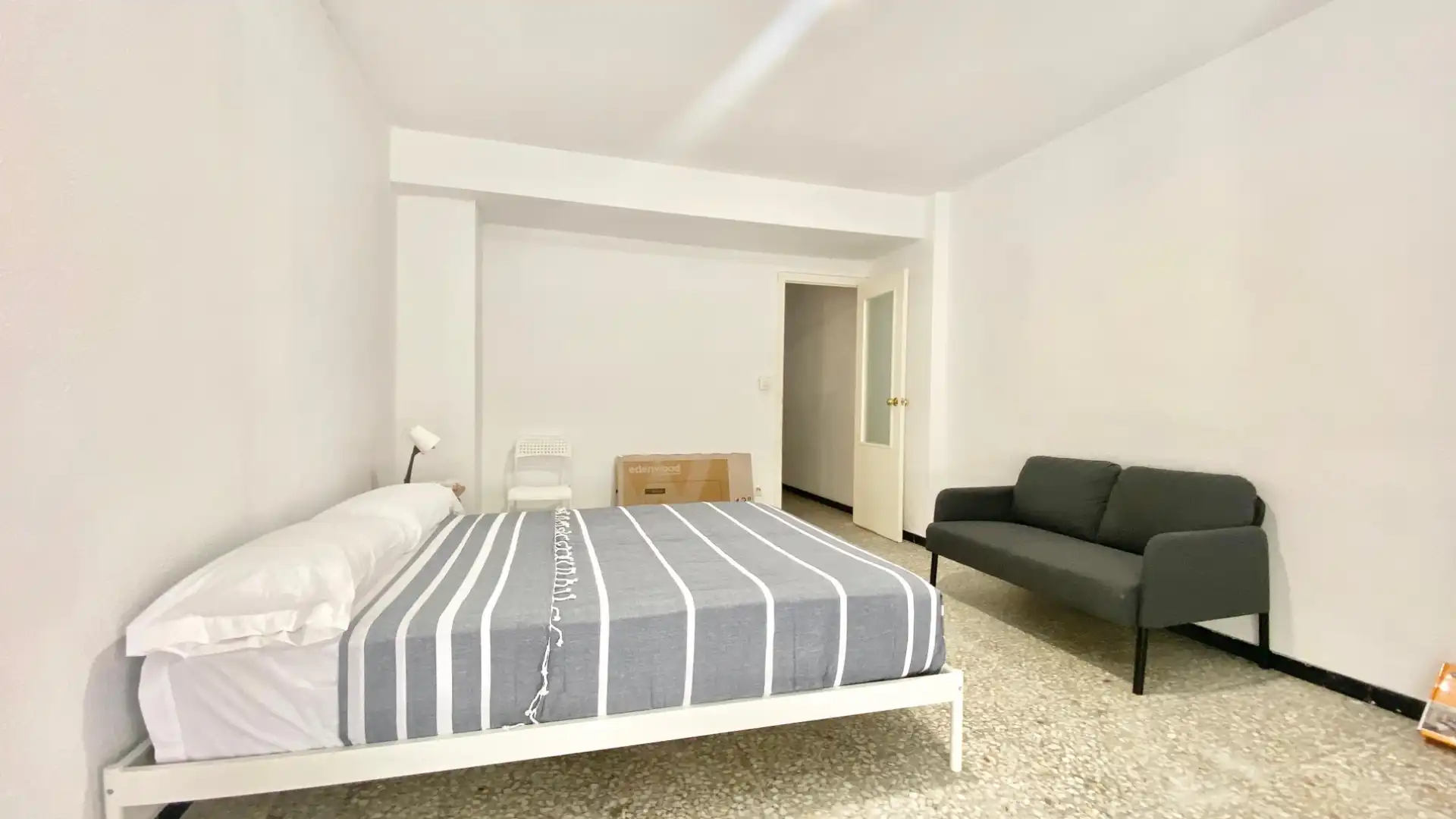 Dormitori de Apartament de lloguer en Florida - Ciudad de Asís