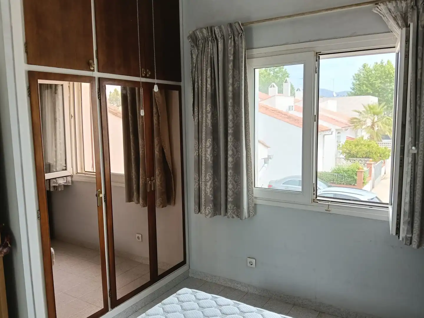 Dormitori de Casa o xalet en venda en Empuriabrava amb Aire condicionat, Calefacció i Jardí privat