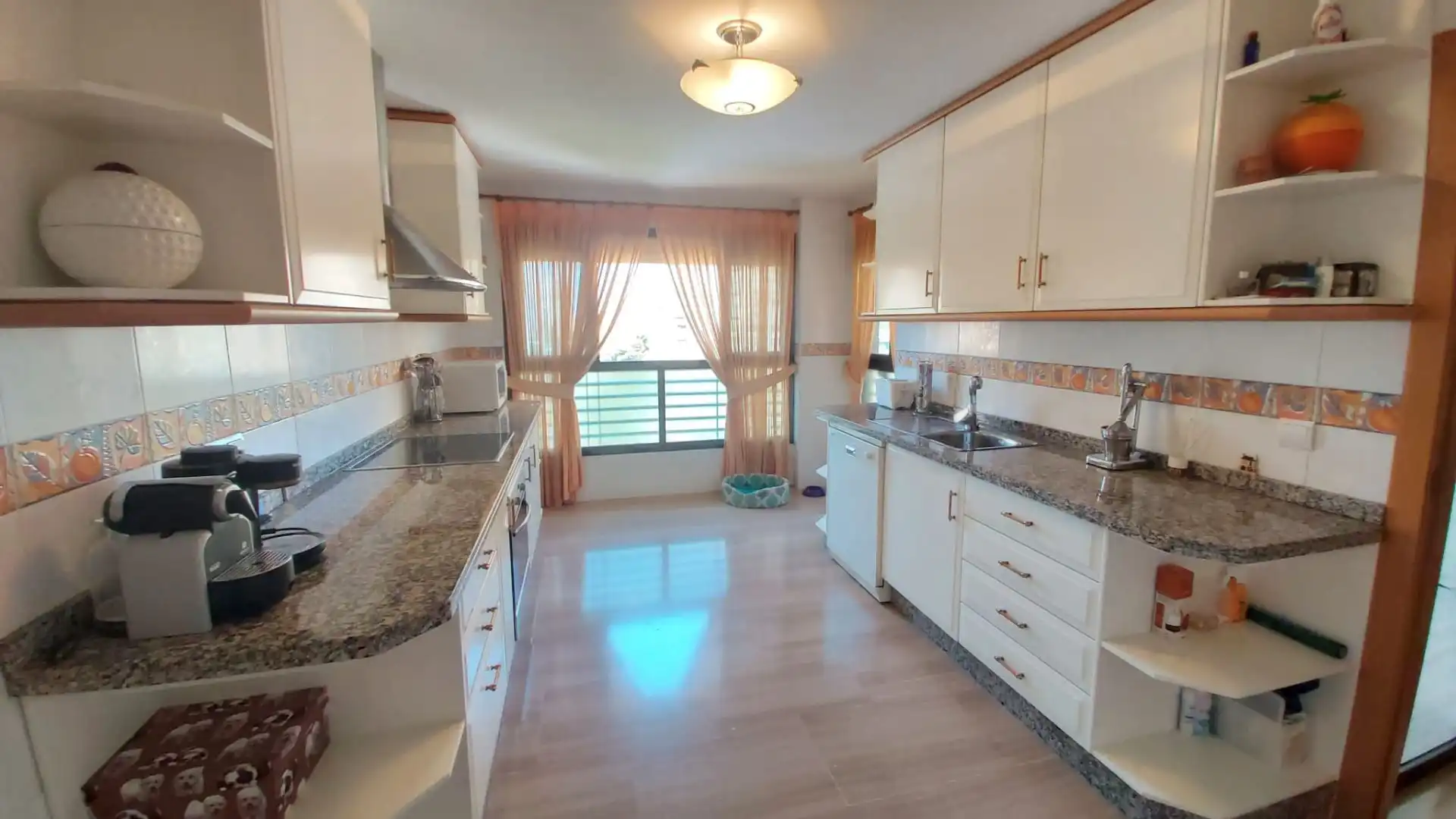 Cuina de Apartament en venda en Benidorm amb Aire condicionat, Calefacció i Terrassa