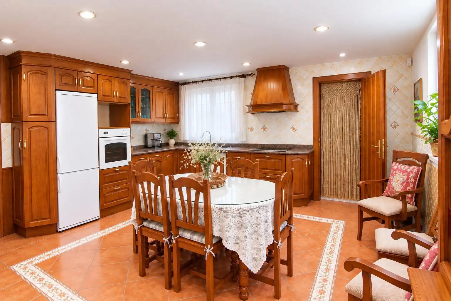 Kitchen of Houses for sale in Coín, Málaga