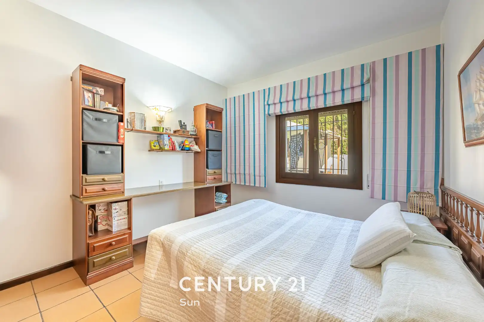 Schlafzimmer von Country house zum Verkauf in Marbella mit Privatgarten und Balkon