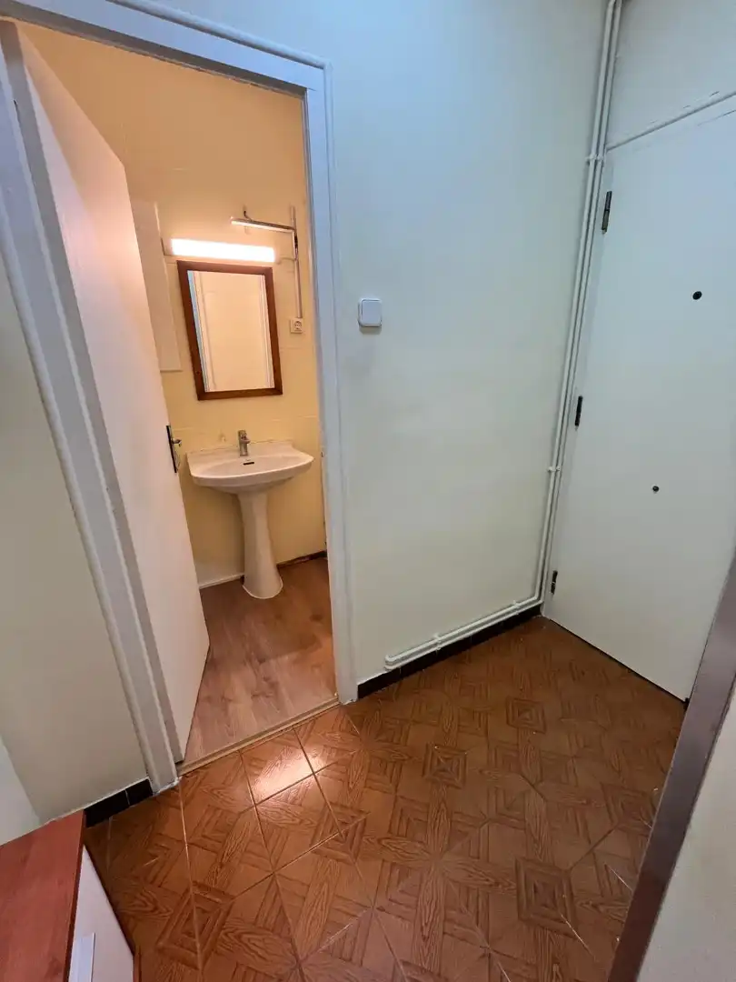Bany de Pis en venda en L'Hospitalet de Llobregat amb Aire condicionat, Calefacció i Parquet