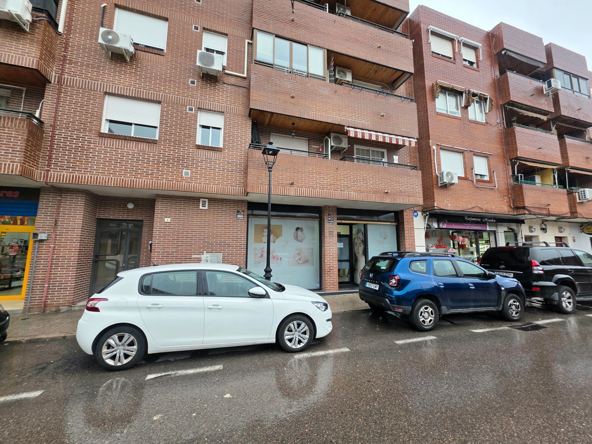 Local de alquiler en Plaza de la Fragua, 1