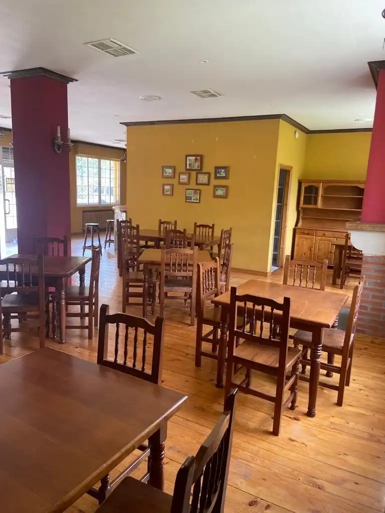 Local comercial en venda a Matallana de Torío, imagen 4
