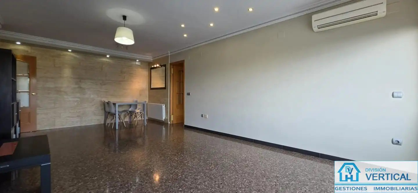 Sala de estar de Piso en venta en Manises con Aire acondicionado, Calefacción y Trastero