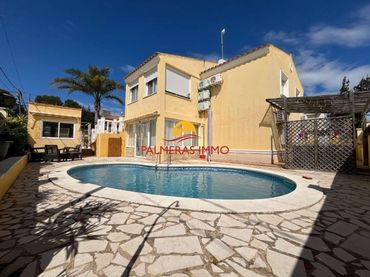 Villa mit Pool zum Verkauf in Les Tres Cales