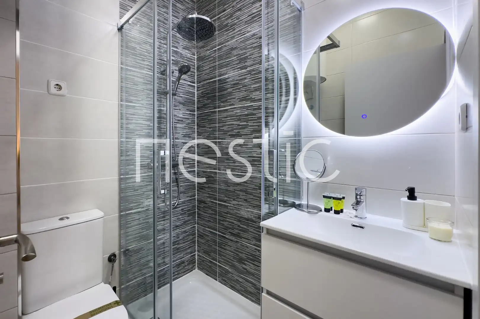 Baño de Apartamento de alquiler en Madrid con Aire acondicionado, Calefacción y Amueblado
