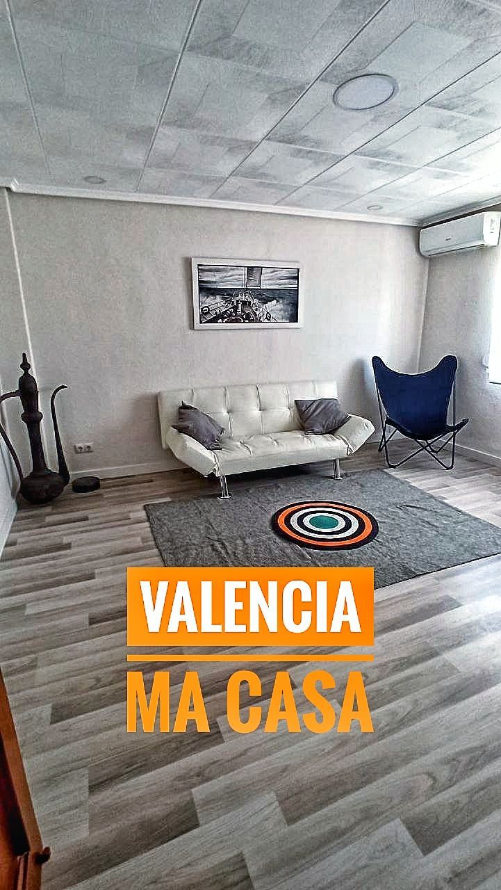 Sala d'estar de Pis de lloguer en  Valencia Capital amb Aire condicionat, Calefacció i Moblat