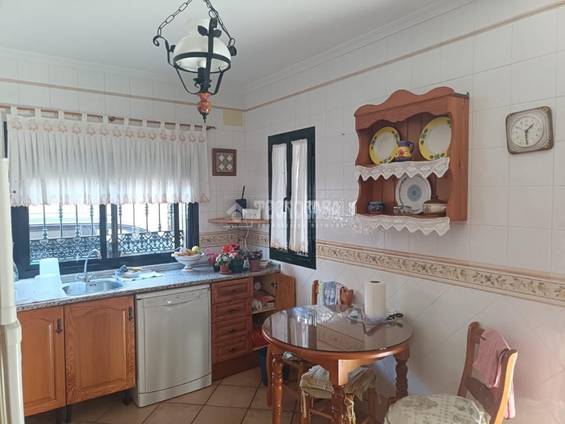 Cuina de Casa adosada en venda en  Sevilla Capital