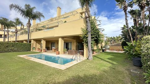 EXCLUSIVO APARTAMENTO CON JARDÍN Y PISCINA EN LA MARINA DE SOTOGRANDE, Bild 2