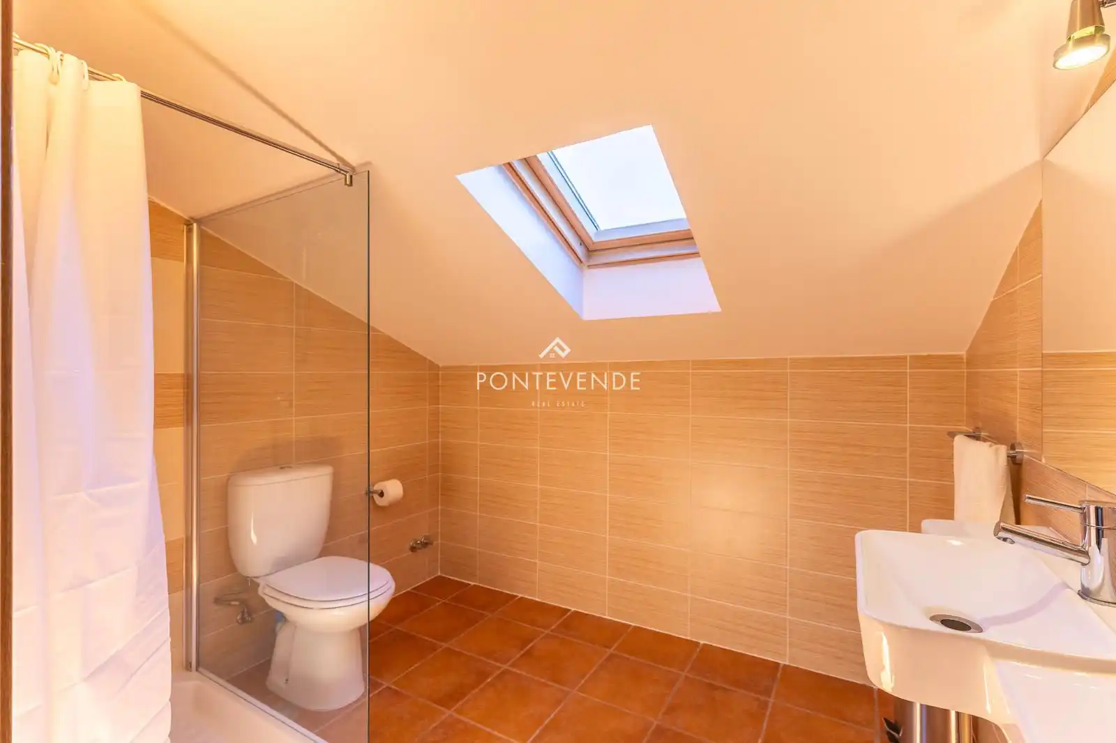 Baño de Casa o chalet en venta en Cotobade con Calefacción, Jardín privado y Terraza