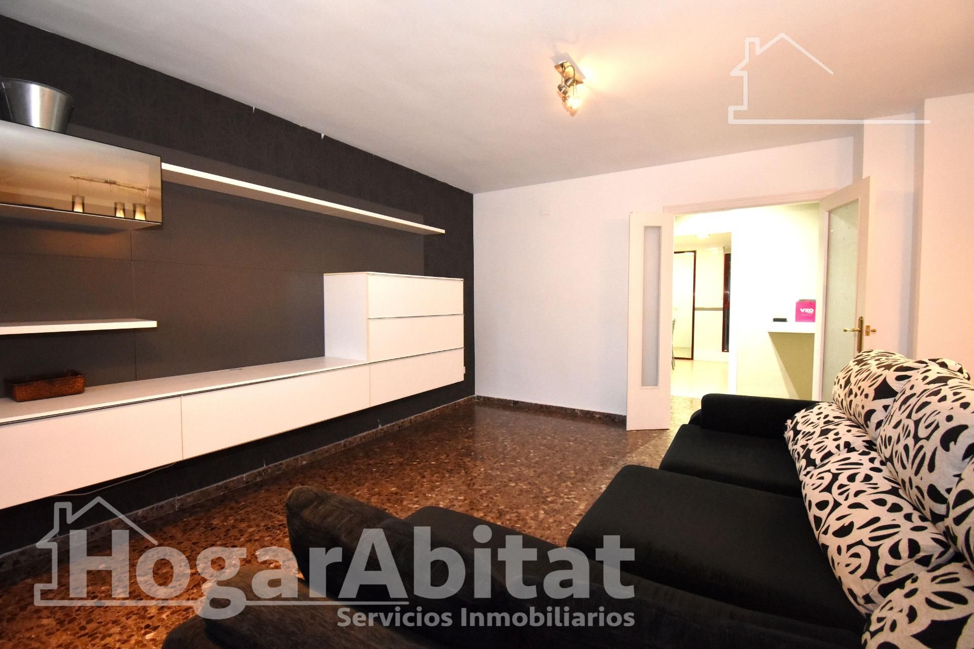 Sala de estar de Piso en venta en Almazora / Almassora con Aire acondicionado, Trastero y Amueblado