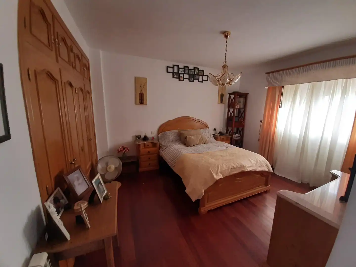 Dormitori de Casa o xalet en venda en Guntín amb Calefacció i Moblat