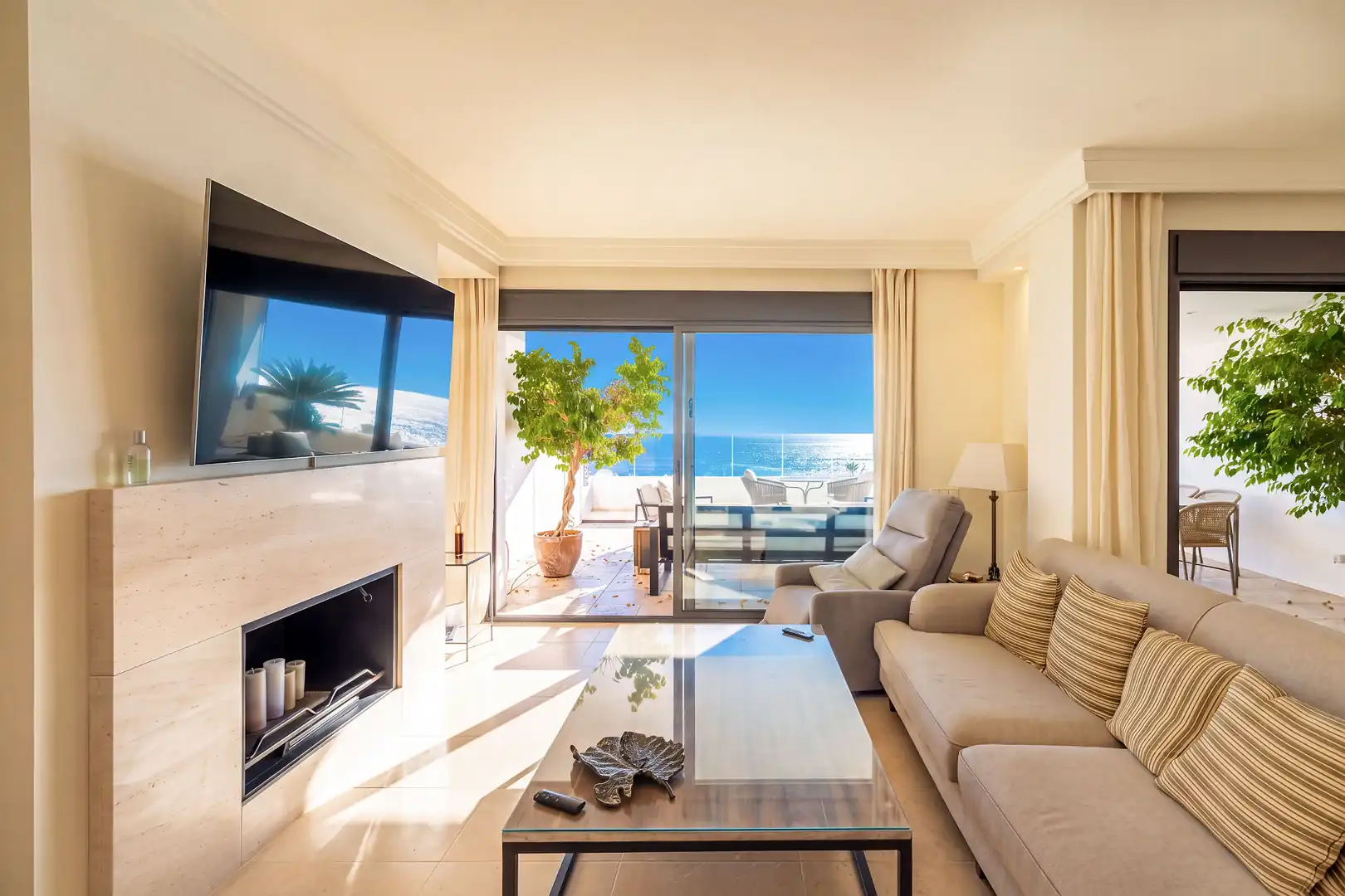 Flat with pool for sale in Urbanizacion los Altos de los Monteros, imagen 3