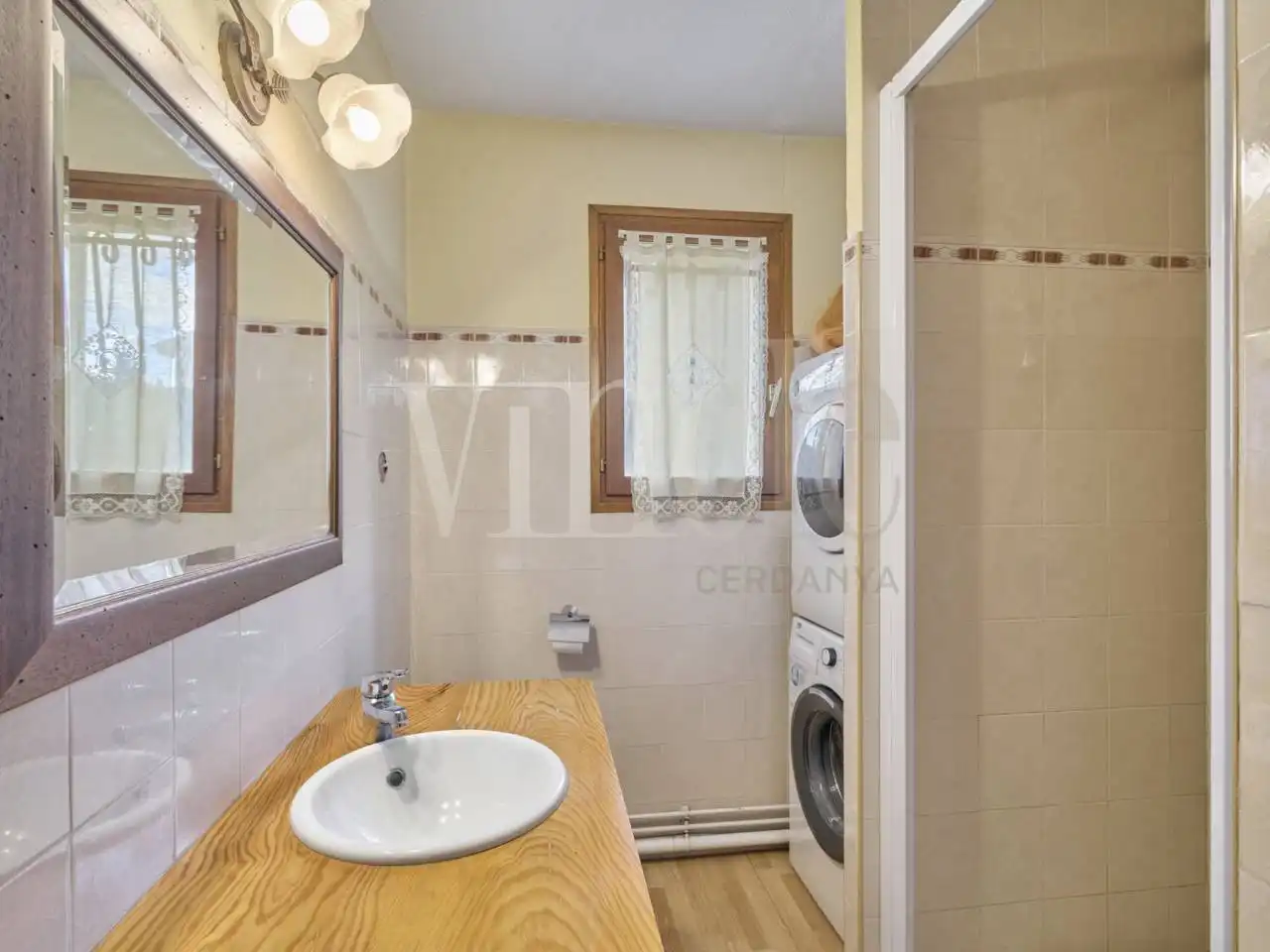 Baño de Piso en venta en Palau - de - Cerdagne con Calefacción, Parquet y Terraza