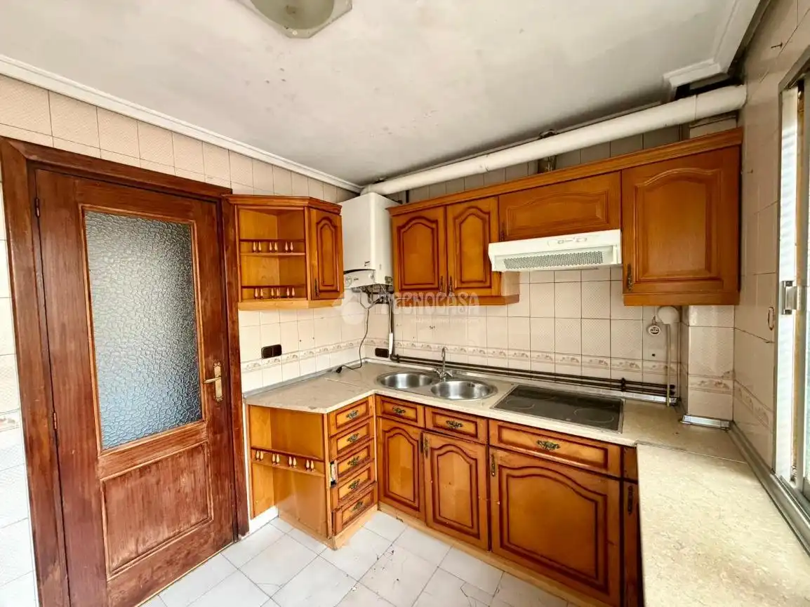 Cuina de Pis en venda en Valdepeñas amb Parquet i Terrassa